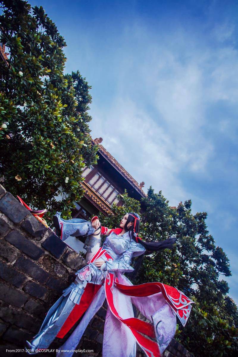 剑侠情缘网络版叁天策秦风军娘Cosplay(图4)