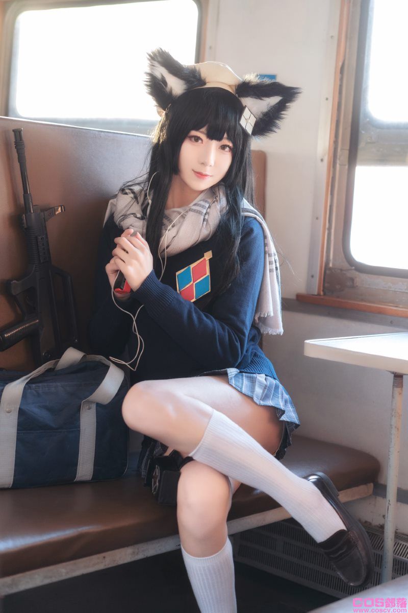 动漫博主@弥音音ww 95式纯白毕业祭【20P/313MB】(图2)