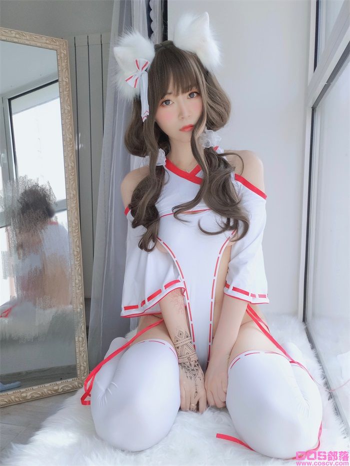 人气动漫Coser@白银81_ 神社饲养的小狐狸【50P/3V/167MB】(图3)