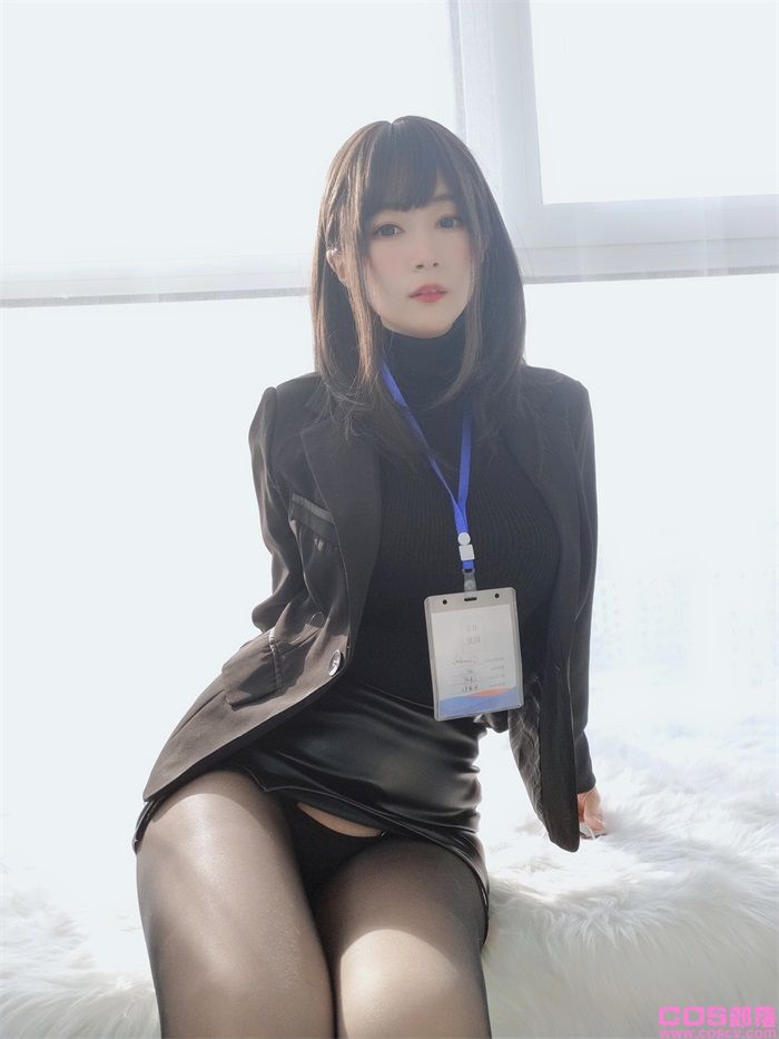 人气动漫Coser@白银81_职场新人【118P/7V/642MB】(图2)