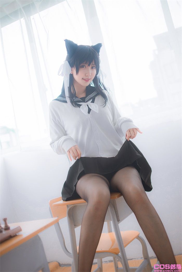 微博红人动漫Coser@-黑川-獒犬制服【30P/259MB】(图3)