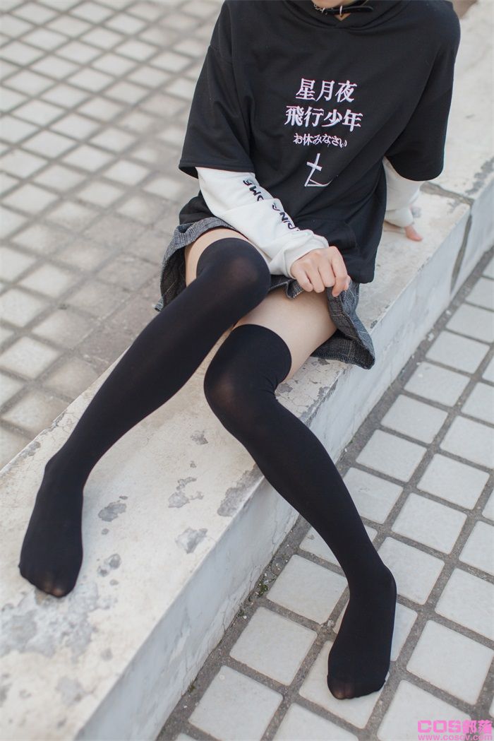 少女秩序-美丝写真 EXVOL.04 天台的嘿丝小恶魔【47P/347MB】(图3)