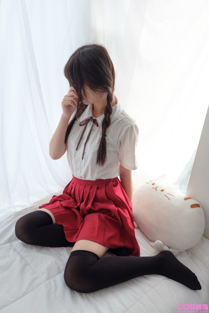 罗利丝控-喵写真 Vol.013 摇摆的小红裙【70P/461MB】(图3)