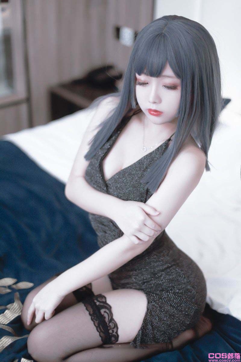 人气动漫博主@日奈娇 黑色礼服【40P/398MB】(图2)