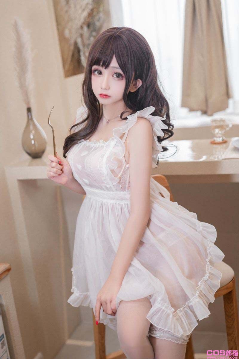 人气动漫博主@日奈娇 围裙人妻【93P/1.06G】(图4)