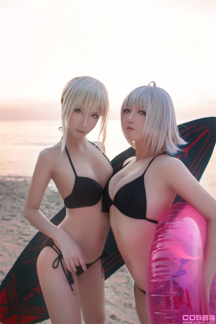 微博人气Coser@半半子&索索 海边泳装【40P/45MB】(图2)