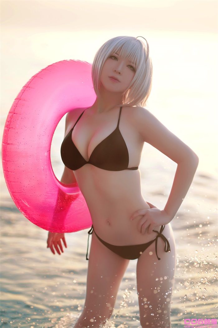 微博人气Coser@半半子&索索 海边泳装【40P/45MB】(图3)
