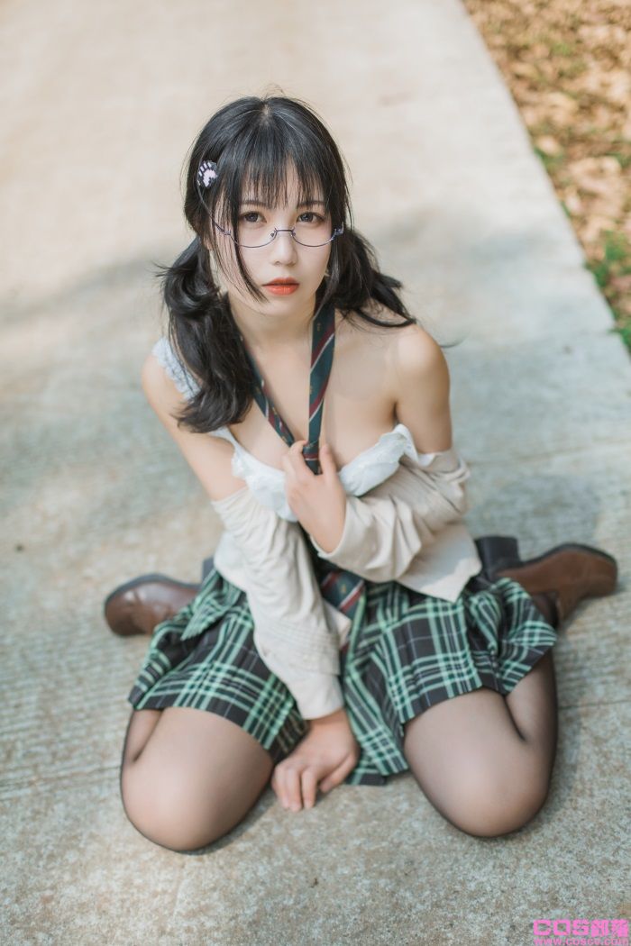 微博妹纸@逐月SU—乡间小路【45P/283MB】(图2)