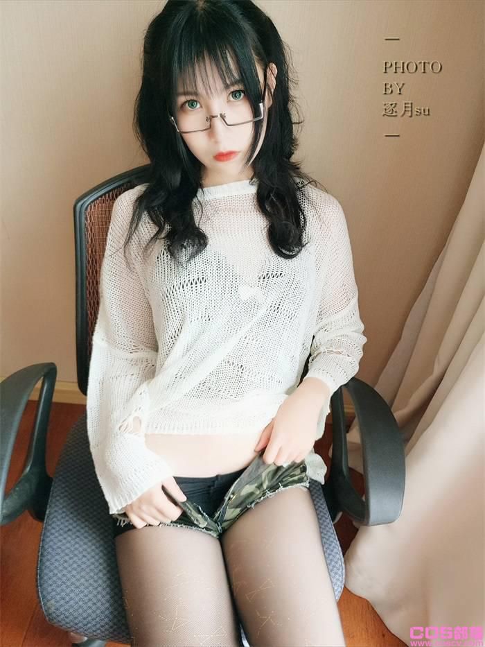 微博妹纸@逐月SU—足控向【17P/3V/134MB】(图4)