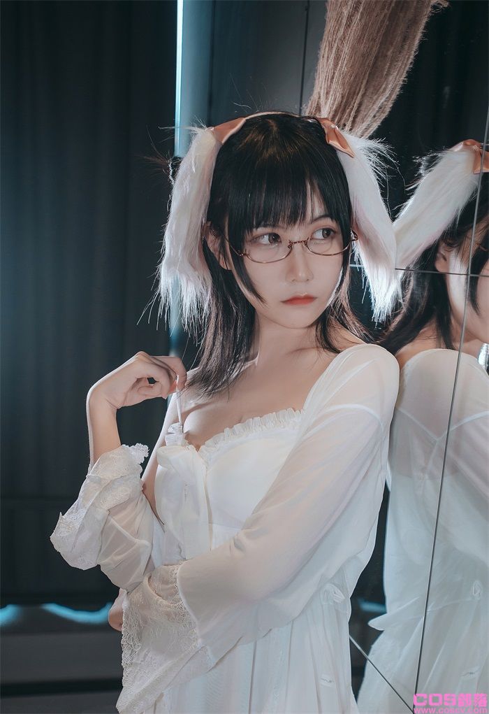 微博妹纸@逐月SU—睡衣兔子【28P/125MB】(图3)