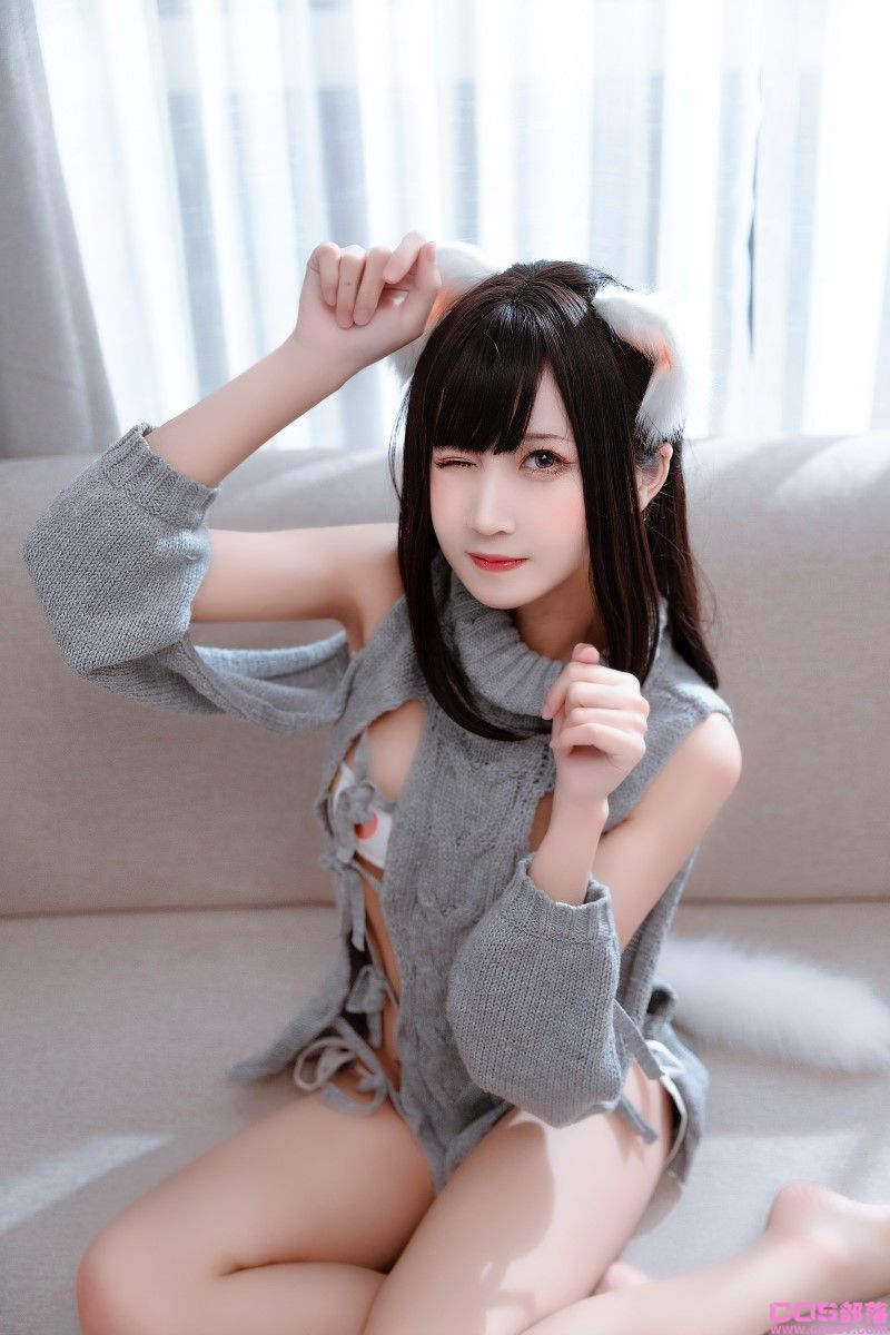 知名动漫博主@三度_69 露背毛衣【36P/2V/510MB】(图4)
