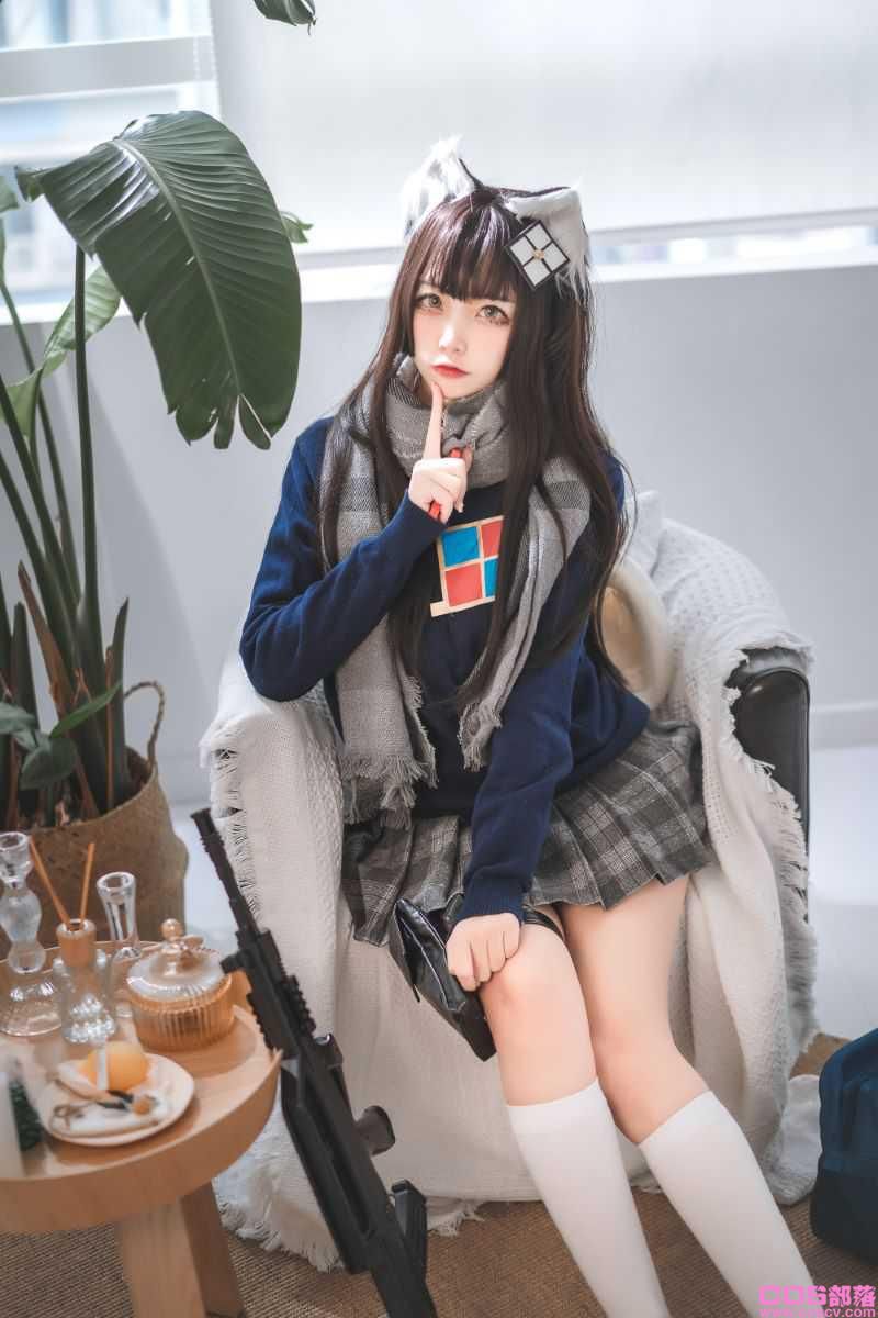 人气动漫博主@二佐Nisa 少前95式jk【13P/194MB】(图2)
