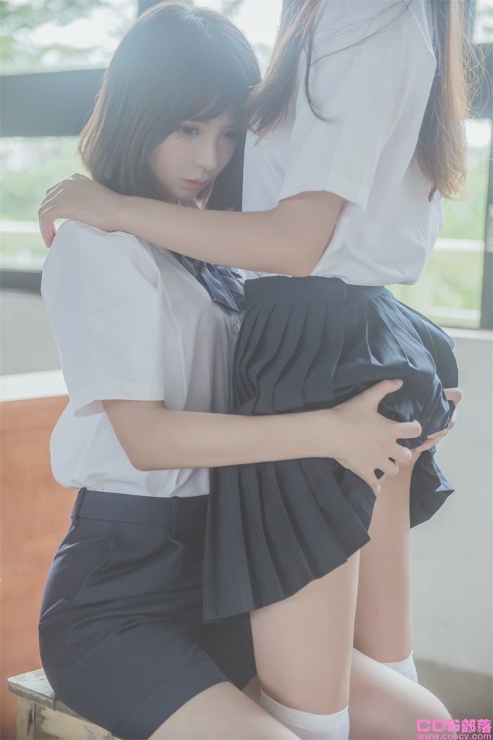 网紅妹纸@疯猫ss - JK百合1【44P/325MB】(图1)