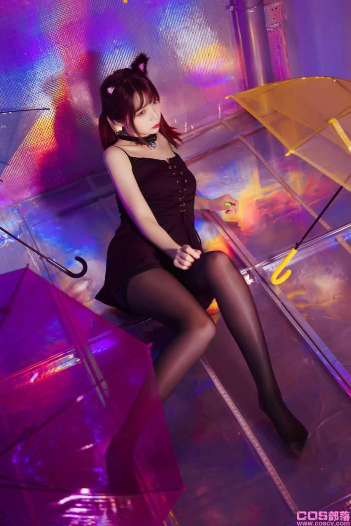 网紅妹纸@疯猫ss - 丝袜狂想曲(光)【34P/361MB】(图1)
