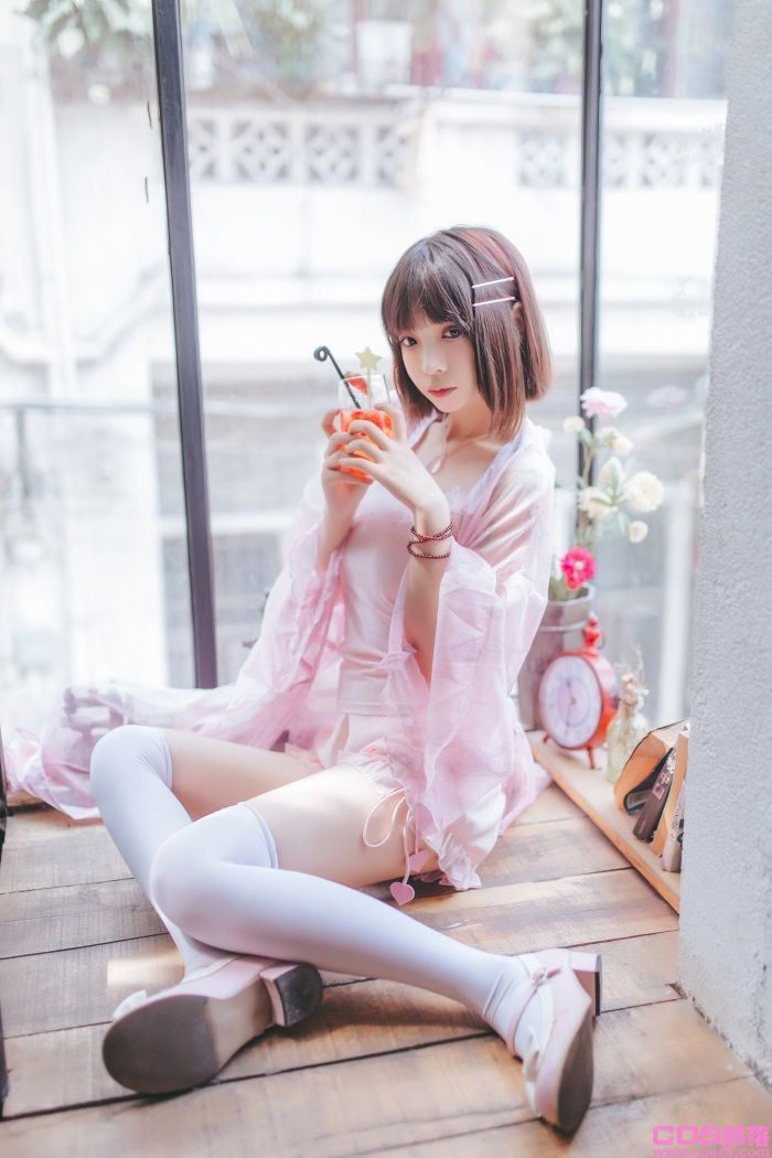 网紅Coser@疯猫ss - 粉红日常【19P/184MB】(图1)