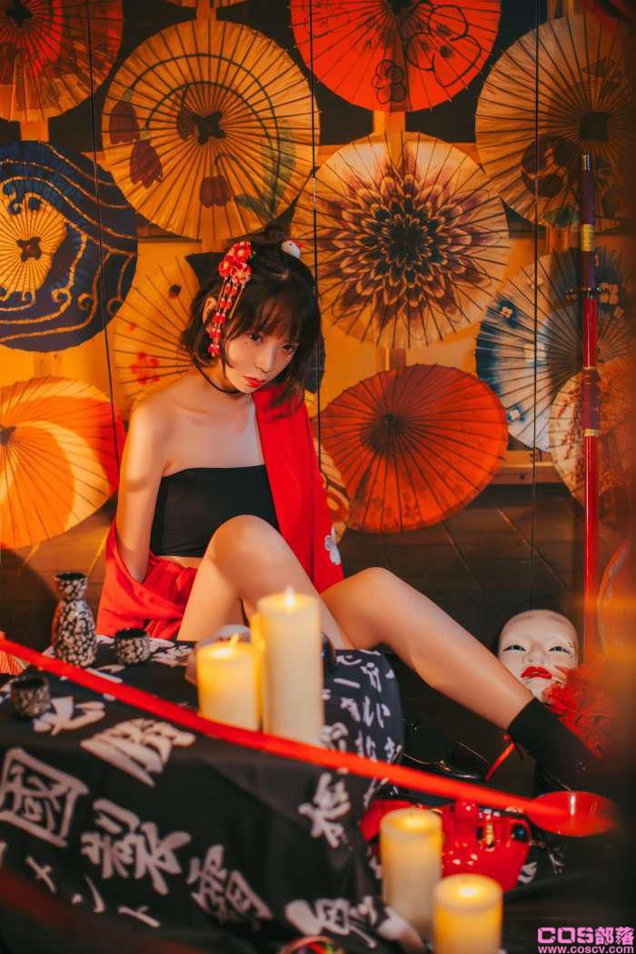 网紅Coser@疯猫ss - 红色羽衣【15P/192MB】(图2)