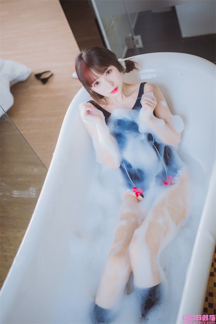 网紅Coser@疯猫ss -浴缸【33P/225MB】(图3)