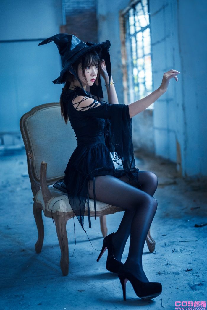 网紅Coser@疯猫ss - 巫女【27P/386MB】(图3)