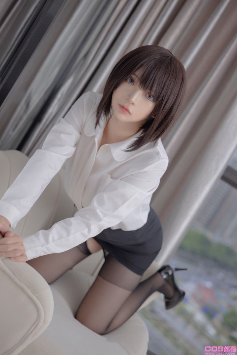 网紅Coser@疯猫ss OL (双11)【40P/4V/598MB】(图3)