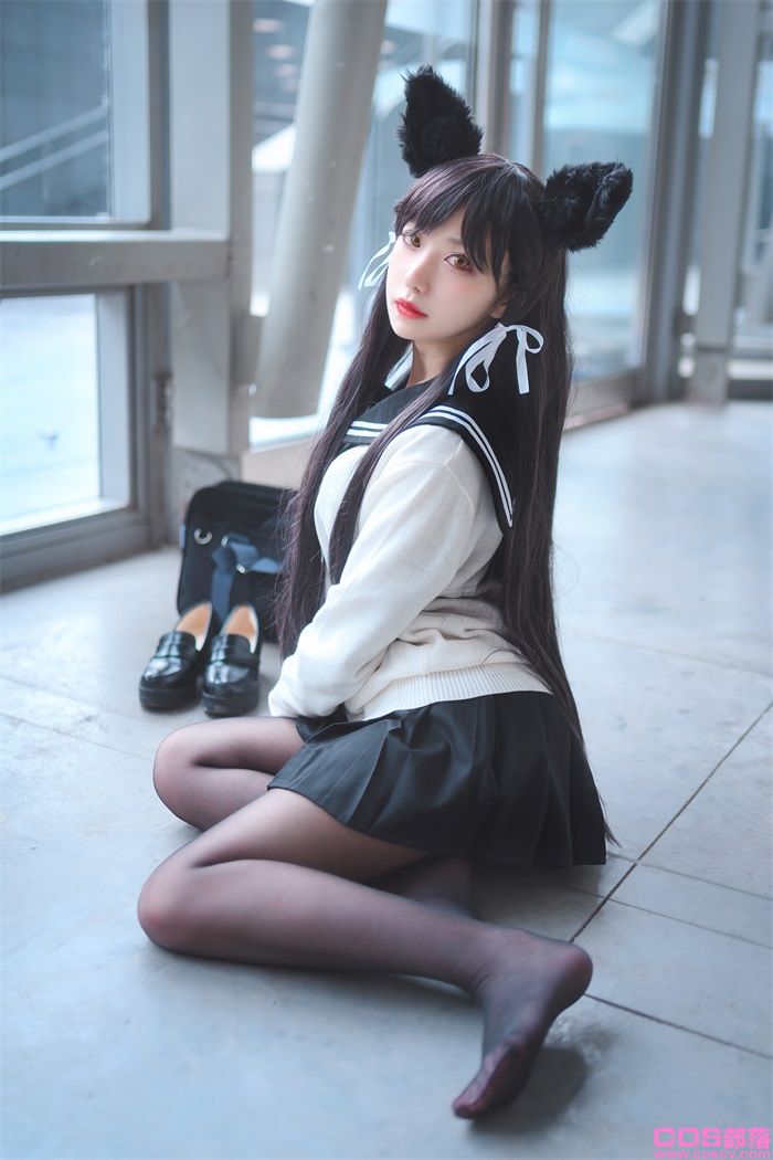 人气动漫Coser@Shika小鹿鹿 爱宕制服【50P/309MB】(图2)
