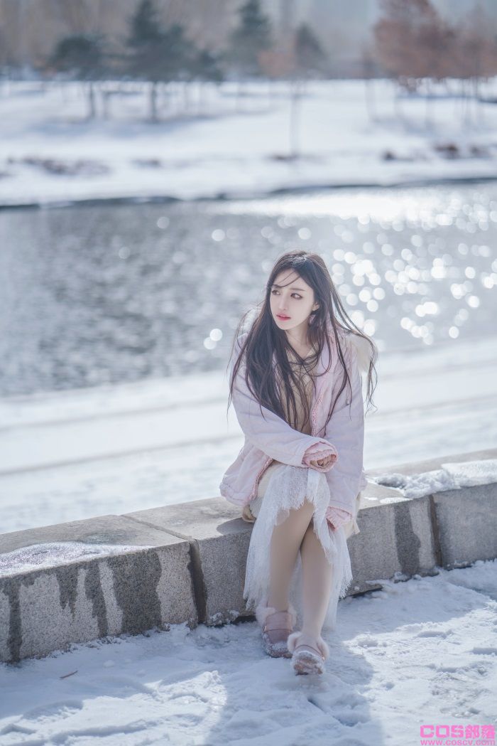 人气动漫Coser@Shika小鹿鹿 雪景【28P/154MB】(图3)