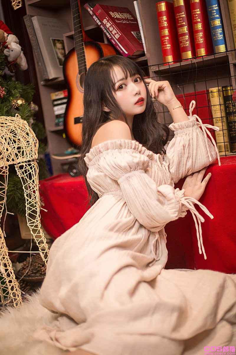 知名动漫博主@黑猫猫OvO 圣诞【14P/119MB】(图2)
