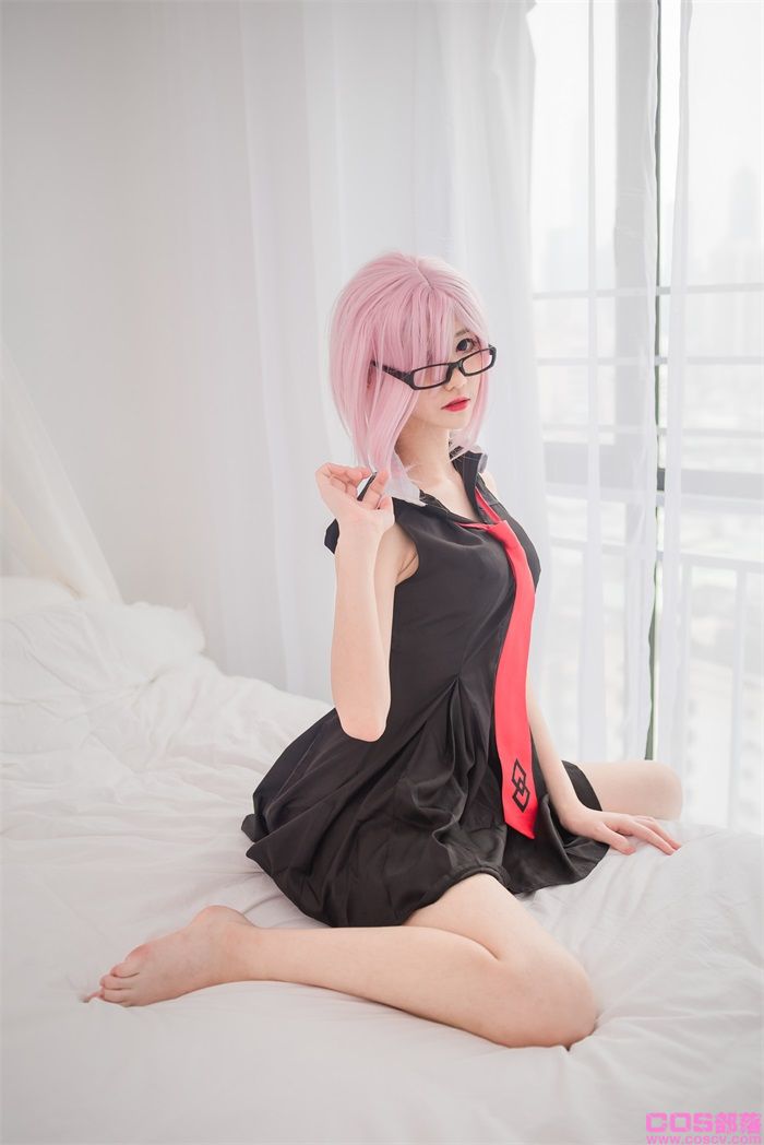 微博红人动漫Coser@南桃Momoko 玛修制服【29P/34.3MB】(图3)