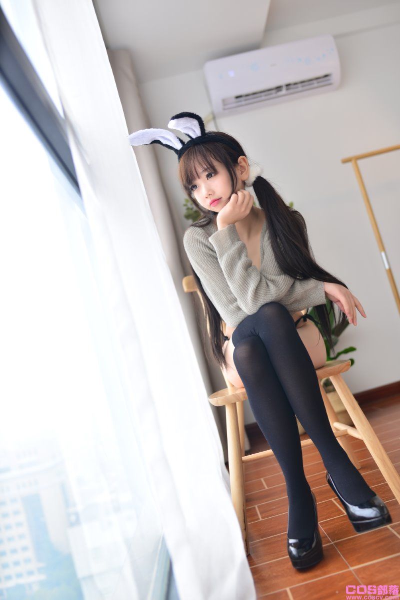 微博红人Coser@雪琪SAMA 灰兔兔【50P/538MB】(图3)