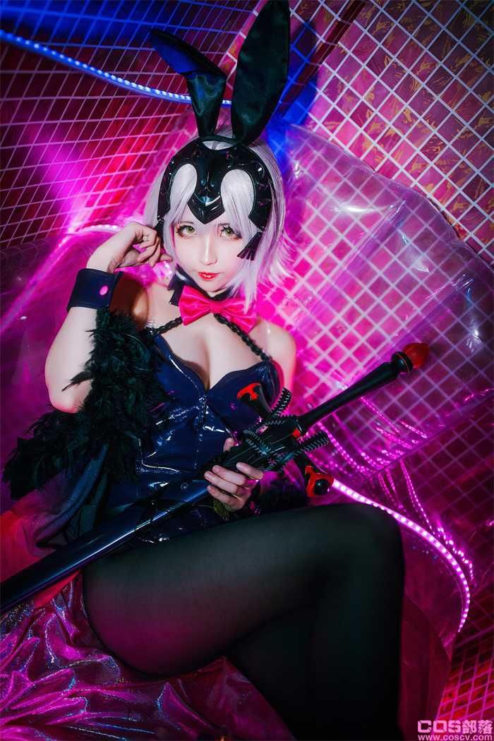 知名动漫Coser@rioko凉凉子 兔女郎【13P/154MB】(图1)