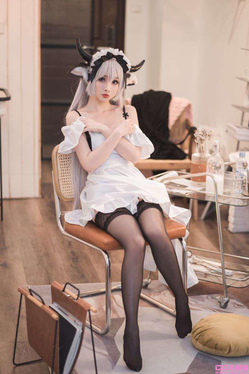 知名动漫Coser@rioko凉凉子 贴心的牛奶女仆【45P/465MB】(图2)