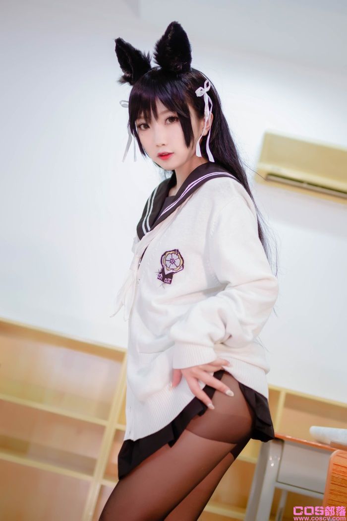 微博红人@鬼畜瑶在不在w JK制服【22P/249MB】(图2)