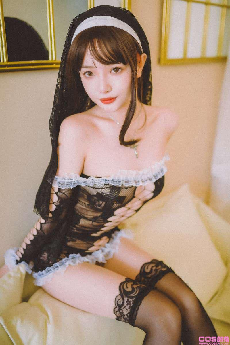 微博红人Coser@雯妹不讲道理 修女【23P/231MB】(图4)