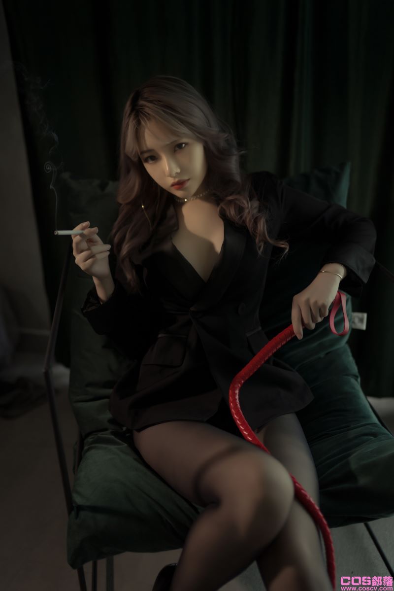 微博红人Coser@雯妹不讲道理 西装【25P/370MB】(图3)