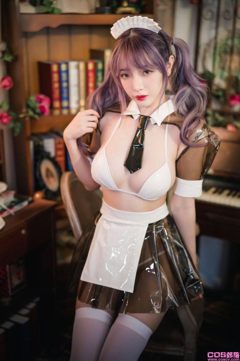 微博红人Coser@雯妹不讲道理 透明皮衣女仆【18P/346MB】(图3)