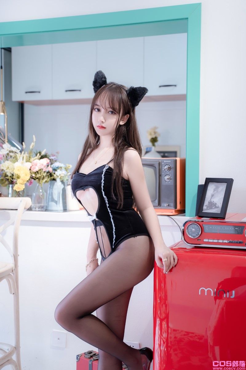 微博妹纸@过期米线线喵 猫女郎【10P/20MB】(图4)