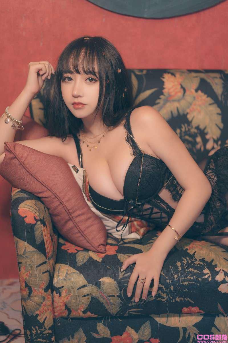 微博妹纸@过期米线线喵 - 6点半的月亮【64P/227MB】(图3)