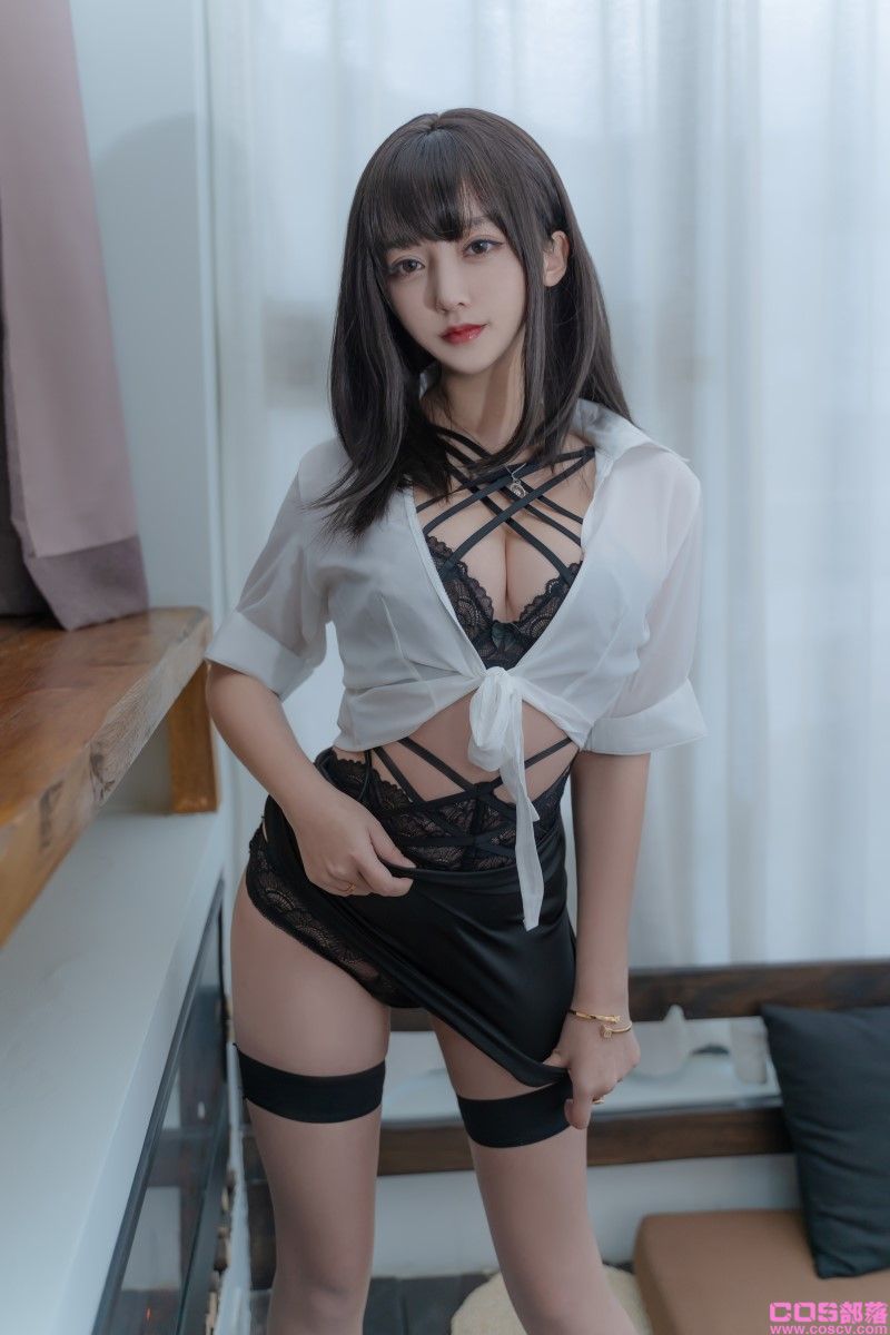 微博妹纸@过期米线线喵 职场新人【58P/100MB】(图2)