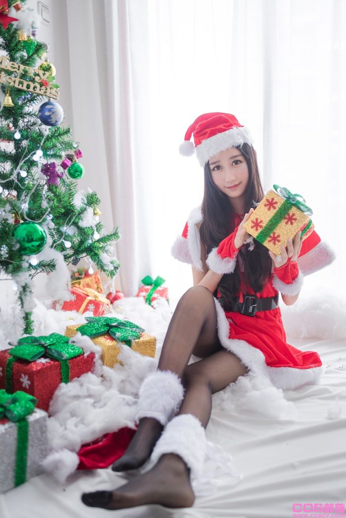 网紅Coser@木绵绵OwO - 圣诞老人和驯鹿酱【46P/171MB】(图2)
