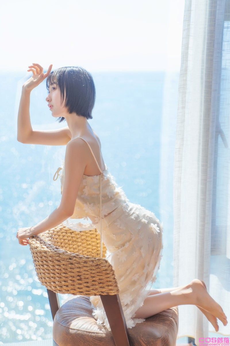 网紅Coser@木绵绵OwO 暖冬的海 米色裙子【22P/391MB】(图3)