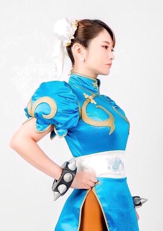 《2022春丽生诞祭》正妹cos经典打扮，这套服装我超级可以(图2)
