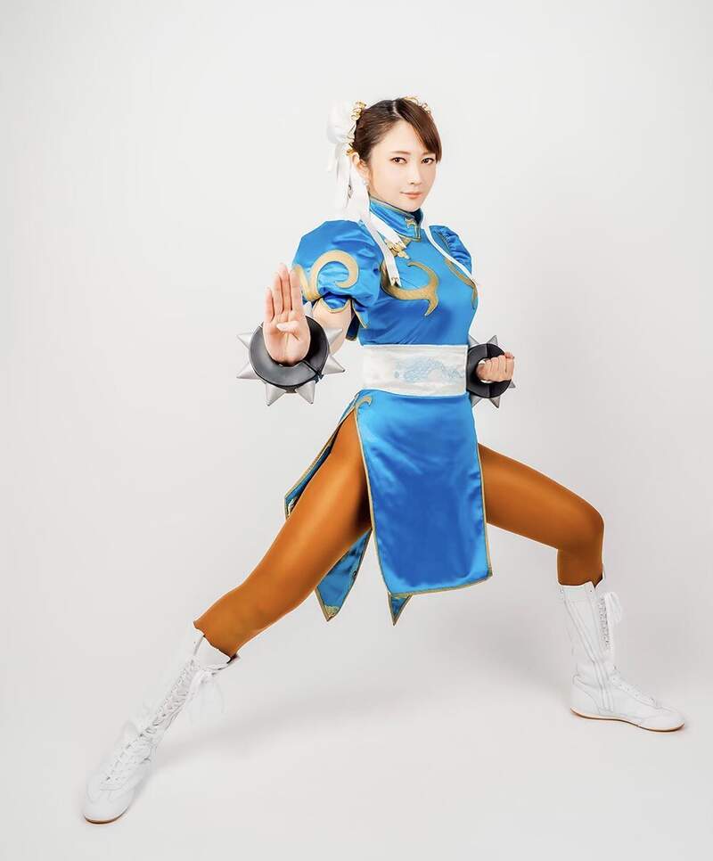 《2022春丽生诞祭》正妹cos经典打扮，这套服装我超级可以(图5)