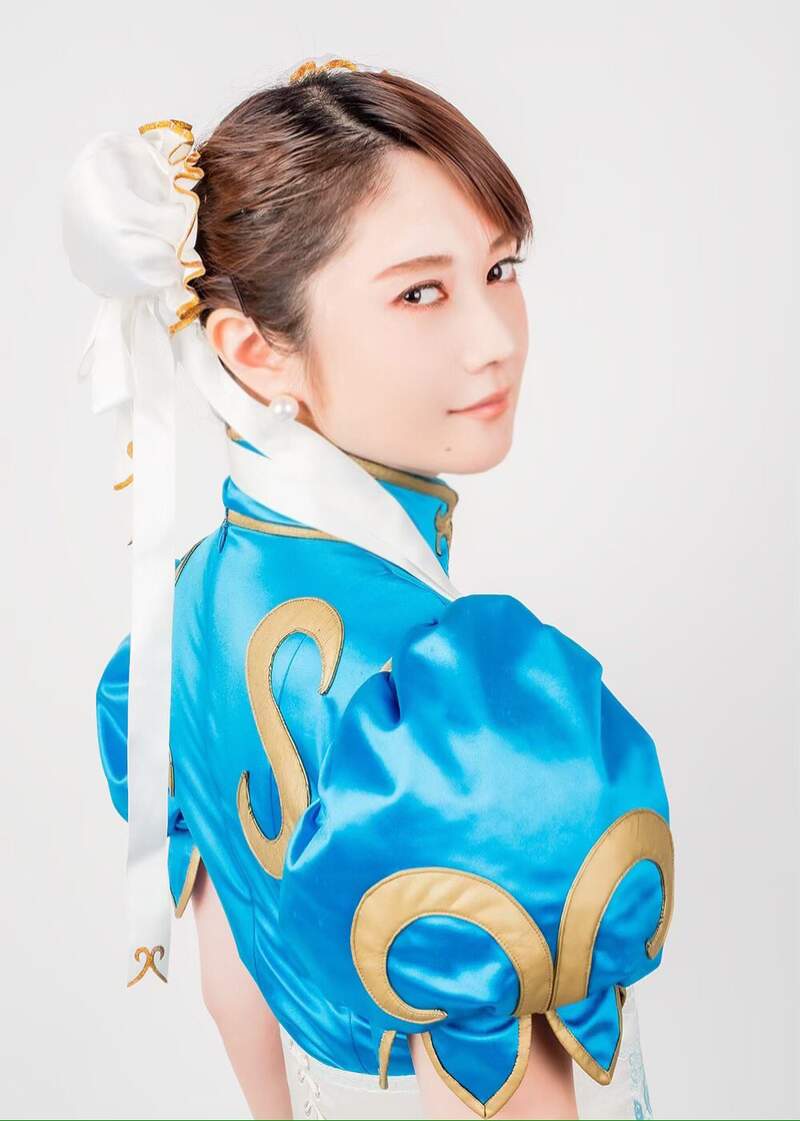 《2022春丽生诞祭》正妹cos经典打扮，这套服装我超级可以(图3)