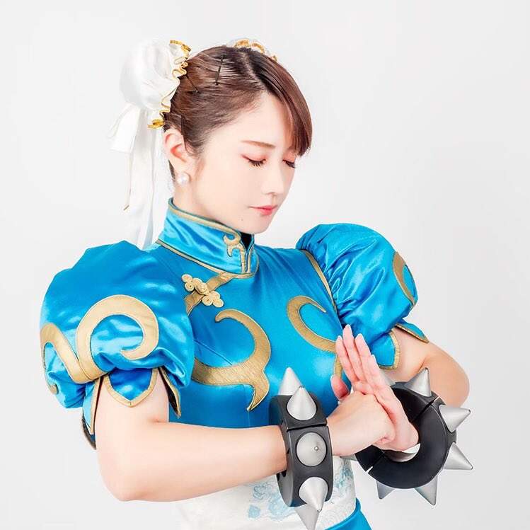 《2022春丽生诞祭》正妹cos经典打扮，这套服装我超级可以(图7)