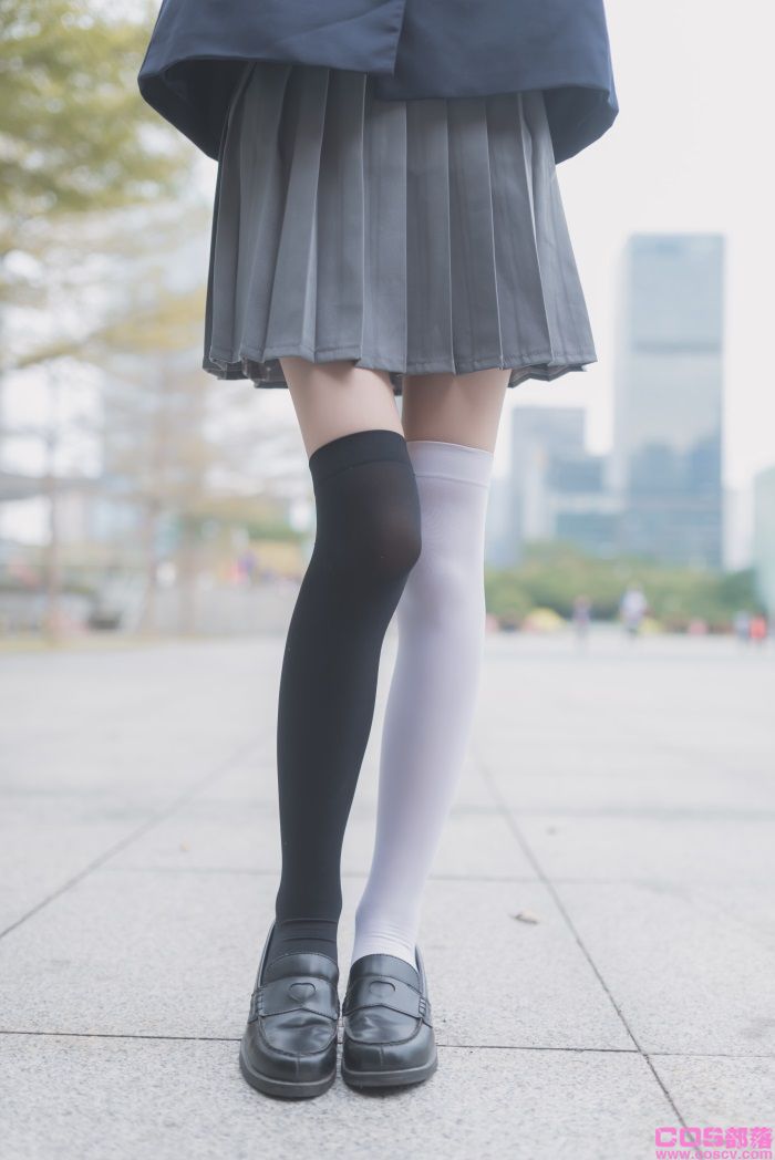 风之领域写真 No.021 黑白丝外拍【50P/150MB】(图2)
