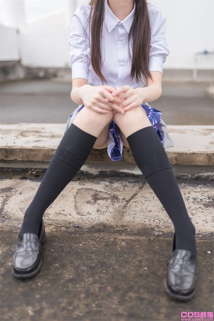 风之领域写真 No.168 紫色格子裙【39P/128MB】(图3)