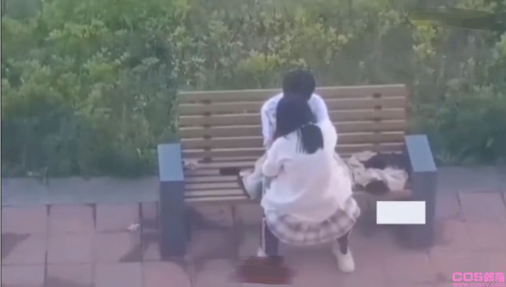 如何看待“南通大学图书馆长椅上的一幕被人拍下视频”这件谣言？(图2)