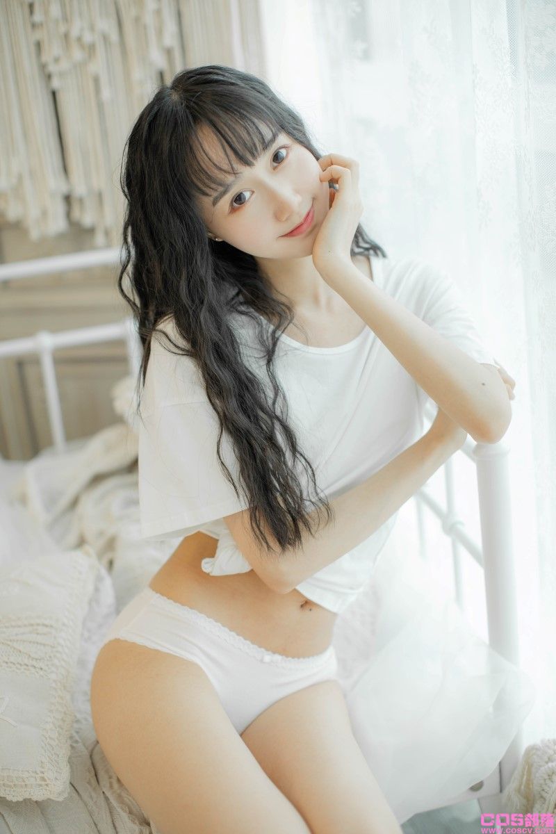 网紅Coser@木绵绵OwO 3套内依电子图【30P/155MB】(图2)