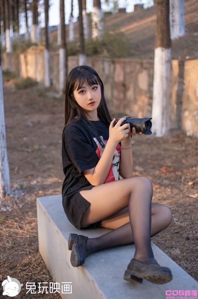兔玩映画-兔-秋日里的枫叶林【41P/486MB】(图3)