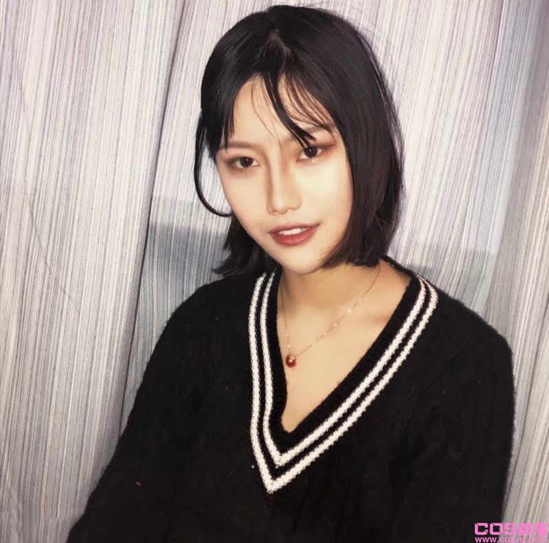 【Cos部落】贵在真实 某高中生男女同学开放等各种场所咻咻视频流出【96P+6V-1.11G】(图1)