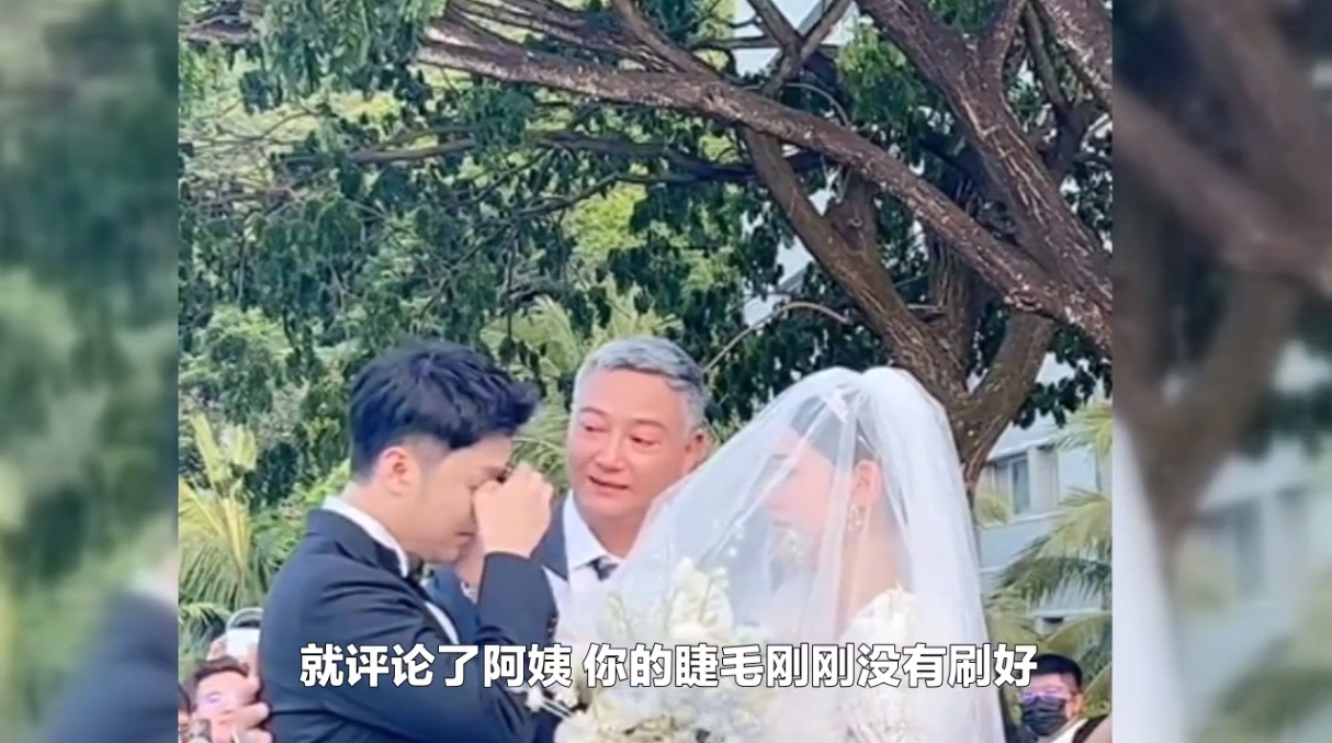 婚礼现场被前妻韩安冉送9999朵玫瑰的小猪先生是怎样的感受呢？(图3)